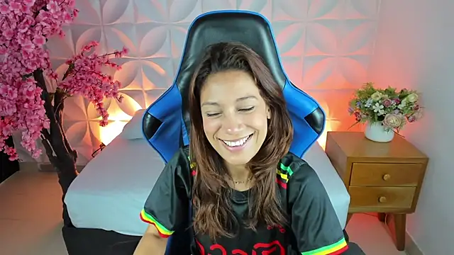 Snapshot of cora_22 chatting on 02-20-25, 12:57 cora 22 online show from 02-20-25, 12:57