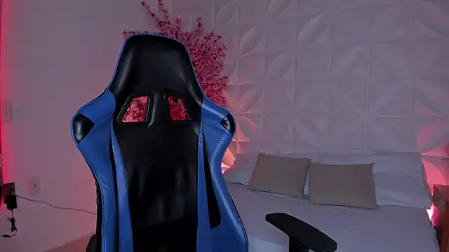 cora 22 online show from 12-20-25, 12:34