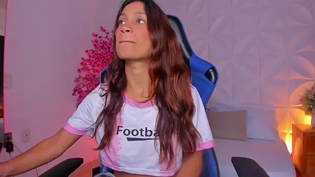 cora 22 online show from 01-10-26, 12:29