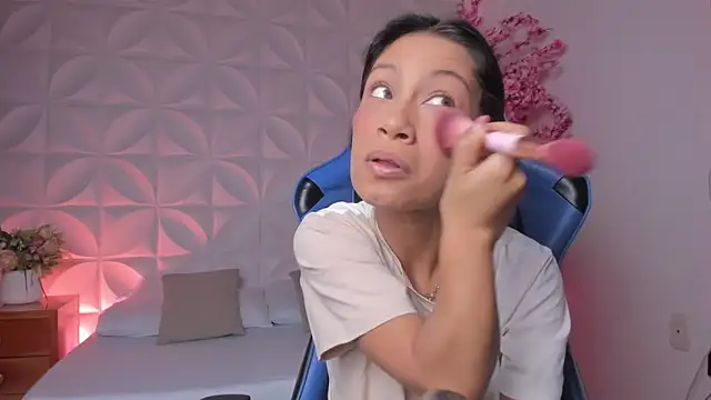 cora 22 online show from 03-19-26, 12:42