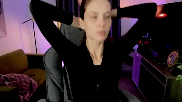 EmilyWilden online show from 10-27-25, 08:29