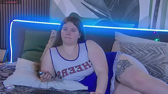 RubyValen online show from 01-27-25, 01:37