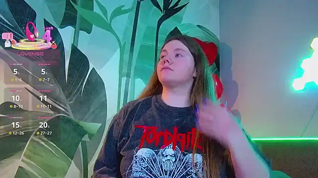 Snapshot of RubyValen chatting on 03-17-26, 01:43 RubyValen online show from 03-17-26, 01:43