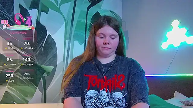 Snapshot of RubyValen chatting on 03-24-26, 12:59 RubyValen online show from 03-24-26, 12:59