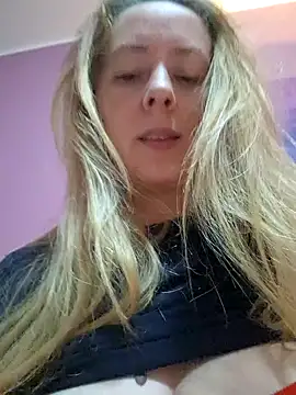 Snapshot of VictoriaMiami chatting on 01-06-25, 12:27 VictoriaMiami online show from 01-06-25, 12:27