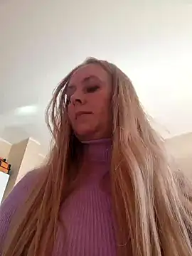 Snapshot of VictoriaMiami chatting on 02-07-25, 10:19 VictoriaMiami online show from 02-07-25, 10:19