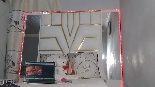 SexyyNana online show from 01-15-25, 08:05