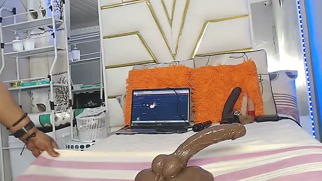 Snapshot of SexyyNana chatting on 04-09-26, 02:00 SexyyNana online show from 04-09-26, 02:00