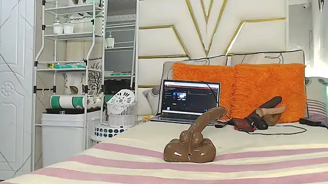 Snapshot of SexyyNana chatting on 04-10-26, 02:50 SexyyNana online show from 04-10-26, 02:50