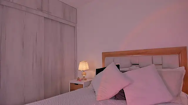 Snapshot of missjuliaa_ chatting on 01-30-25, 03:22 missjuliaa online show from 01-30-25, 03:22