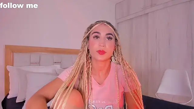 Snapshot of missjuliaa_ chatting on 02-28-25, 07:25 missjuliaa online show from 02-28-25, 07:25