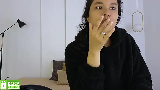 sexychanell 18 online show from 06-18-26, 01:37