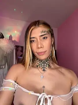 caroline cossei online show from 09-28-25, 09:25