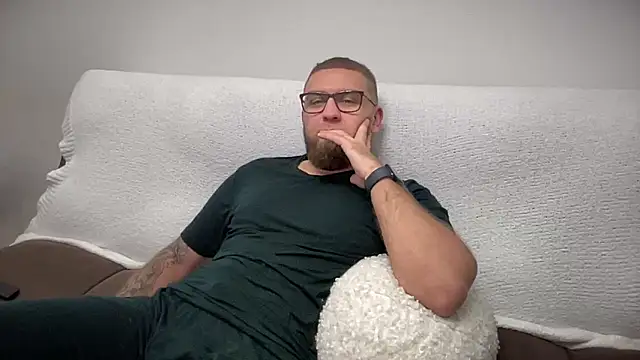 Bear bear  online show from 12-18-24, 02:53