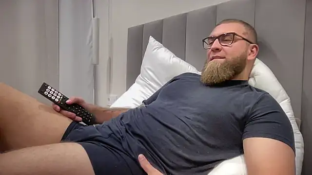 Snapshot of Bear_bear_ chatting on 10-05-25, 12:25 Bear bear online show from 10-05-25, 12:25