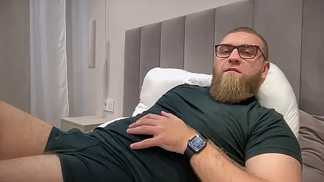 Snapshot of Bear_bear_ chatting on 10-09-25, 11:19 Bear bear online show from 10-09-25, 11:19