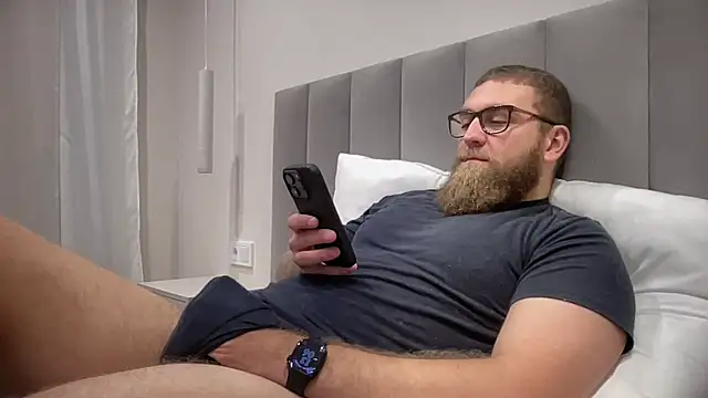 Snapshot of Bear_bear_ chatting on 11-01-25, 10:06 Bear bear online show from 11-01-25, 10:06