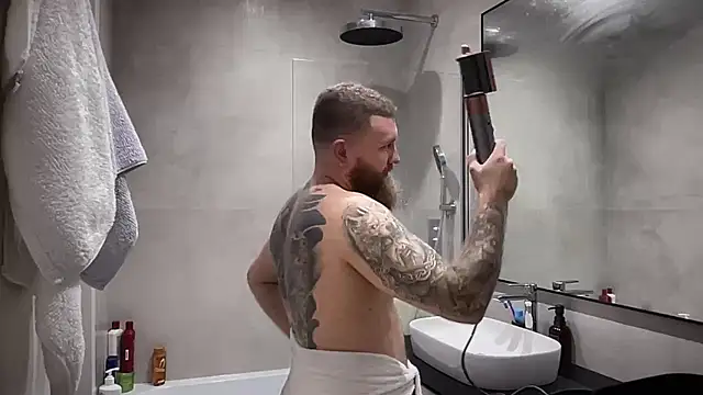 Snapshot of Bear_bear_ chatting on 11-04-25, 08:57 Bear bear online show from 11-04-25, 08:57