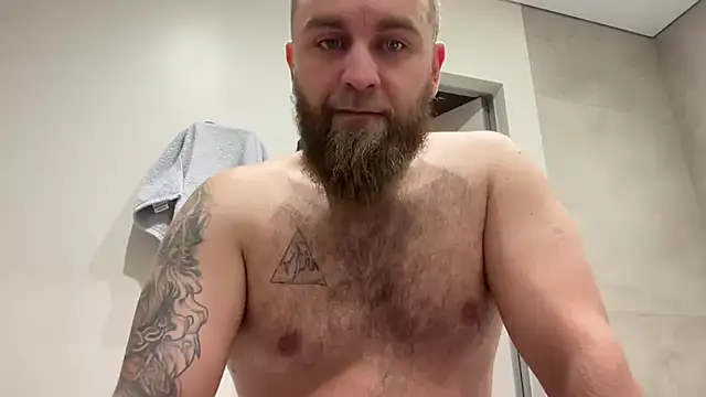 Snapshot of Bear_bear_ chatting on 11-09-25, 08:45 Bear bear online show from 11-09-25, 08:45