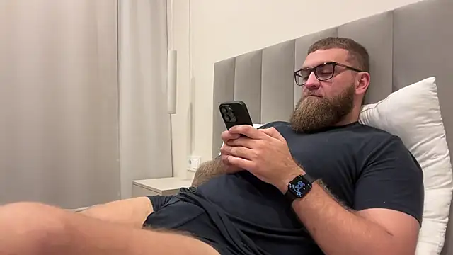 Snapshot of Bear_bear_ chatting on 11-13-25, 11:31 Bear bear online show from 11-13-25, 11:31