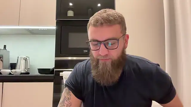 Snapshot of Bear_bear_ chatting on 11-20-25, 12:38 Bear bear online show from 11-20-25, 12:38