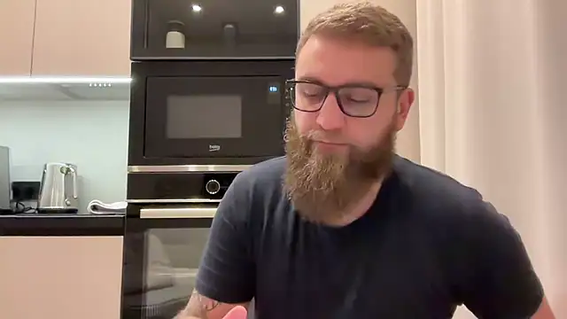 Bear bear  online show from 11-28-25, 11:24