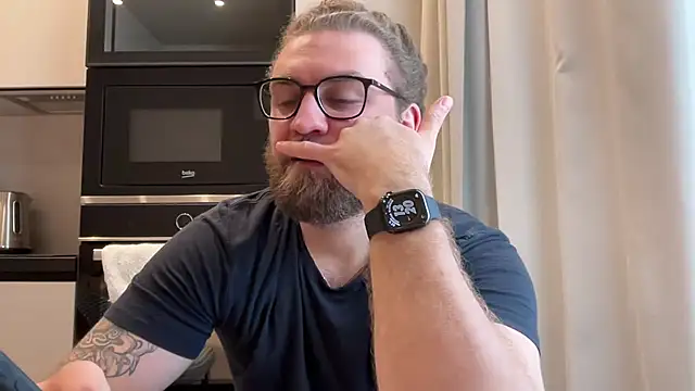 Bear bear  online show from 04-10-26, 10:20