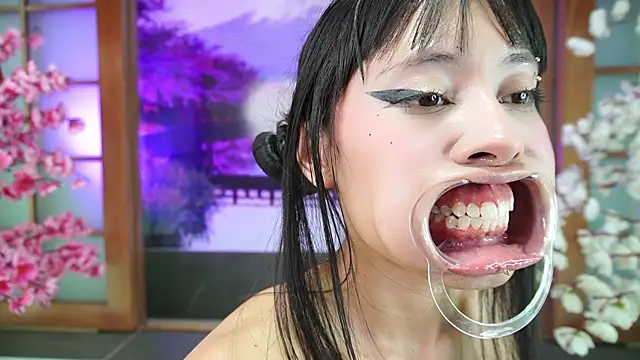 Snapshot of miss__maria chatting on 03-06-25, 09:09 miss maria online show from 03-06-25, 09:09