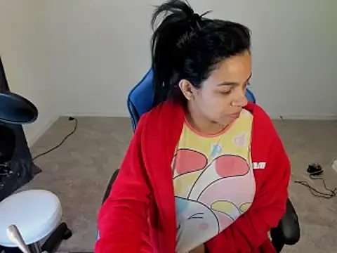 Snapshot of victoriachicas chatting on 12-20-24, 10:16 victoriachicas online show from 12-20-24, 10:16