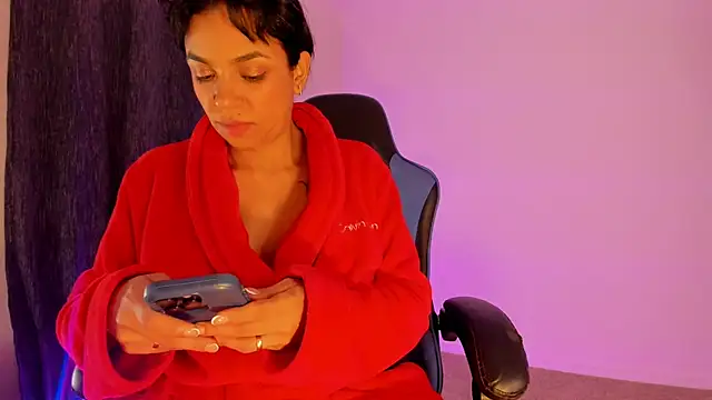 Snapshot of victoriachicas chatting on 12-22-24, 11:00 victoriachicas online show from 12-22-24, 11:00