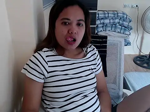 Snapshot of xTheLastVIRGINx chatting on 02-10-26, 05:44 xTheLastVIRGINx online show from 02-10-26, 05:44