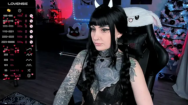 Snapshot of RachelQueen_ chatting on 02-04-25, 06:17 RachelQueen online show from 02-04-25, 06:17