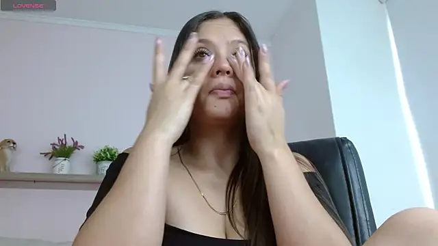 Snapshot of _juliana_rios chatting on 03-29-26, 06:52 juliana rios online show from 03-29-26, 06:52