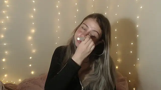 Snapshot of SweetSofty chatting on 02-16-26, 09:44 SweetSofty online show from 02-16-26, 09:44