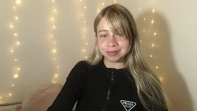 Snapshot of SweetSofty chatting on 03-21-26, 10:02 SweetSofty online show from 03-21-26, 10:02