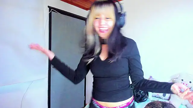 Akane-Mou online show from 01-20-25, 11:35