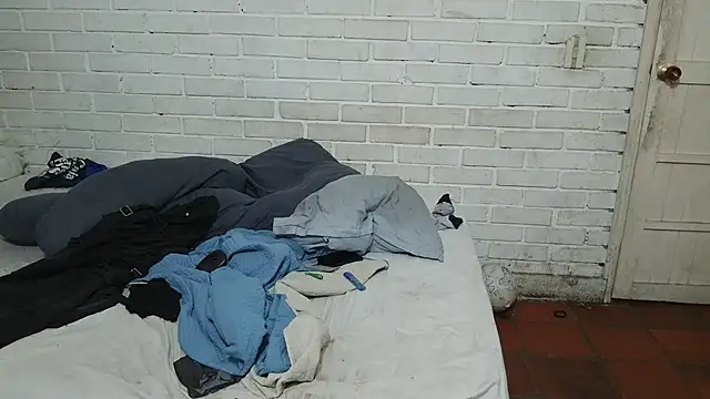 valeriaswang Lucas online show from 12-05-25, 08:38