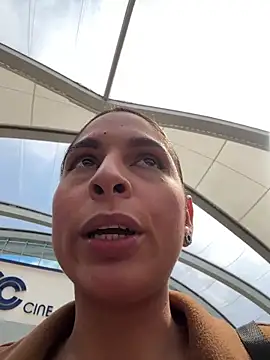 charlotte stevenss  online show from 01-04-25, 06:09