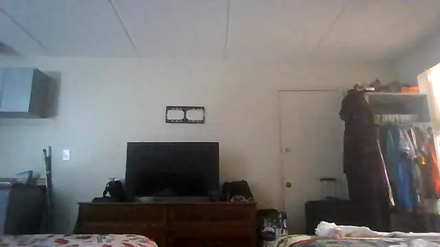Snapshot of MrandMrs_Reigns chatting on 09-30-25, 12:48 MrandMrs Reigns online show from 09-30-25, 12:48