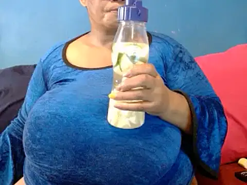 CUTEFIRMMELONSS online show from 03-05-25, 08:54