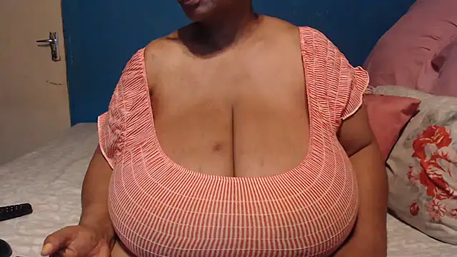 CUTEFIRMMELONSS online show from 10-15-25, 08:31