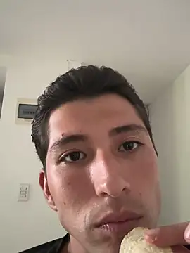 Snapshot of ijuancamiilo chatting on 11-08-25, 07:34 ijuancamiilo online show from 11-08-25, 07:34