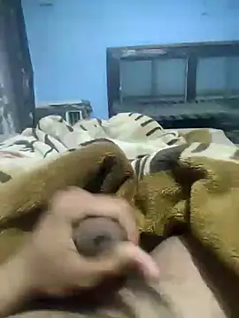 Snapshot of Deshilund9 chatting on 12-12-24, 04:43 Deshilund9 online show from 12-12-24, 04:43