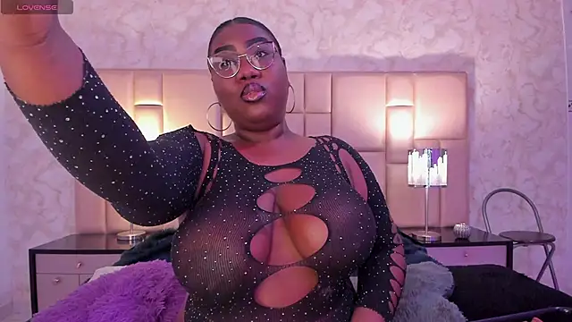 Darnellqueen online show from 02-17-25, 04:53