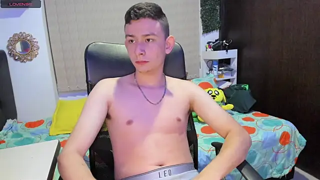 Snapshot of Christ_Miller3 chatting on 03-08-25, 04:01 Christ Miller3 online show from 03-08-25, 04:01