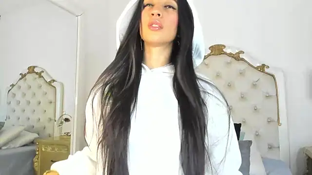 Snapshot of Valentina_Ross_ chatting on 02-13-25, 12:21 Valentina Ross online show from 02-13-25, 12:21