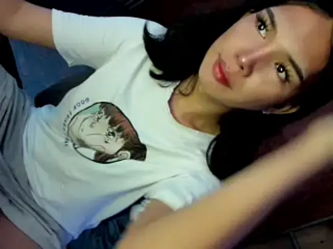 Snapshot of mav1s_ chatting on 10-28-25, 11:40 mav1s  online show from 10-28-25, 11:40