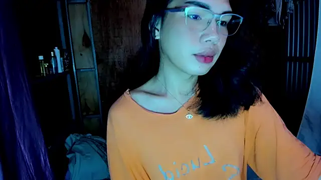 Snapshot of mav1s_ chatting on 12-15-25, 12:59 mav1s online show from 12-15-25, 12:59