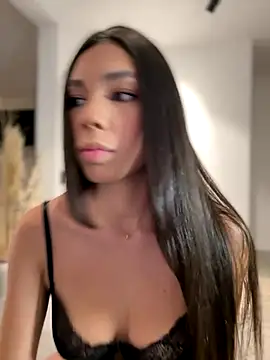 Snapshot of EllaSanz_ chatting on 09-26-25, 10:47 EllaSanz online show from 09-26-25, 10:47