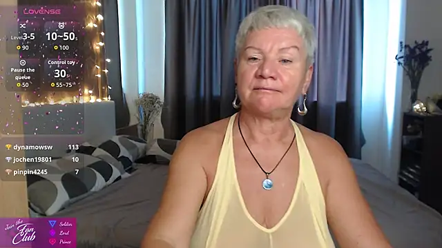 roxana brooks online show from 05-13-26, 01:25